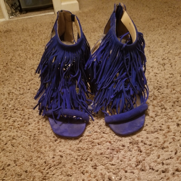 Heels - Picture 2 of 3